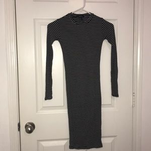 Forever 21 Dresses - Women’s Long sleeved tight dress Forever 21 Dresses - Women’s Long sleeved tight dress